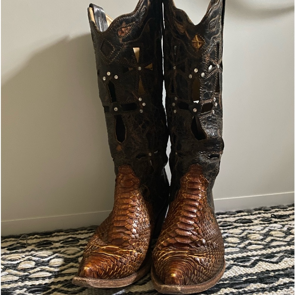 Corral musgo python cross boots